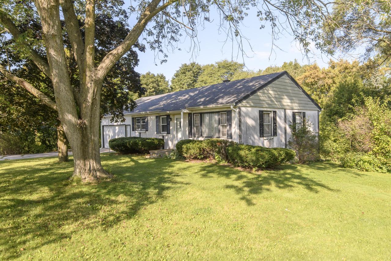 S71W23350 National Ave, Vernon, WI 53103