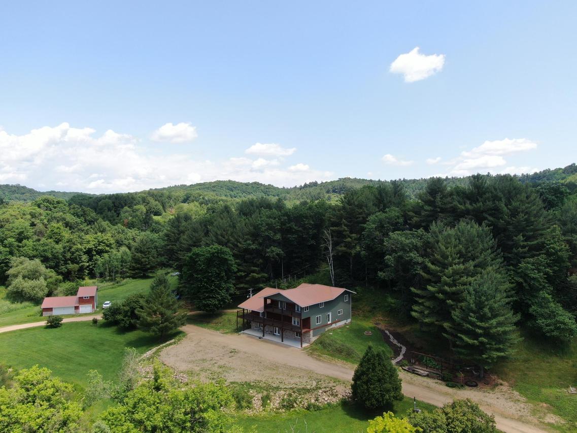 26350 Drake Ln, Henrietta, WI 53924