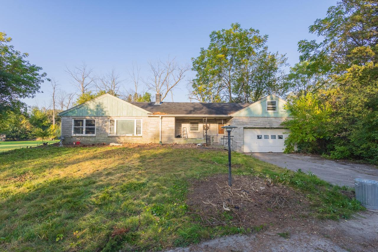 10019 N Cedarburg Rd, Mequon, WI 53092