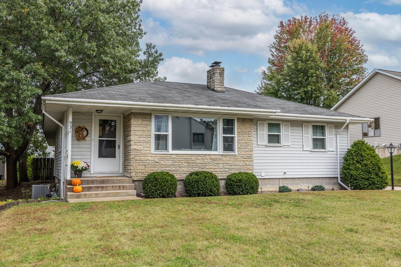 931 11th Ave, Onalaska, WI 54650