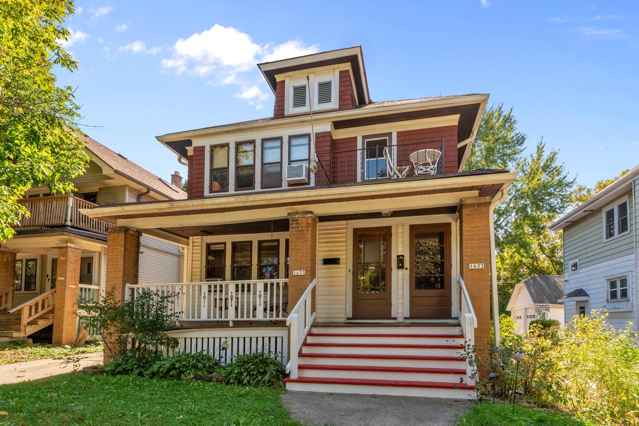 1633 E Newton Ave #1635, Shorewood, WI 53211