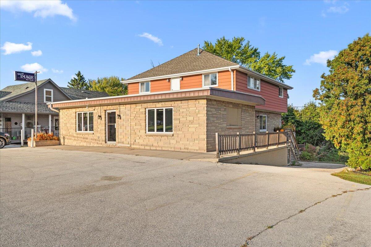 1817 N Main St #1819, West Bend, WI 53090