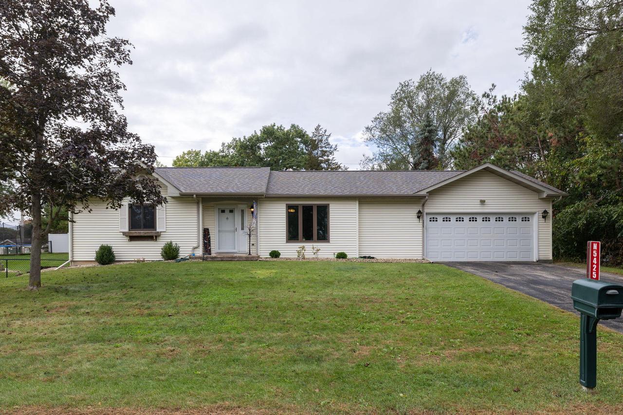 N5425 Penney Ln, Onalaska, WI 54650