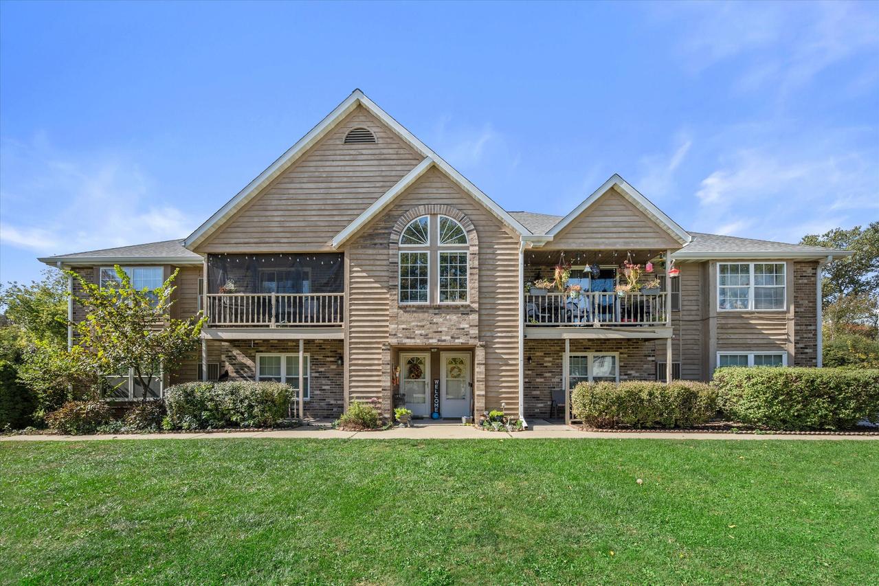 387 N Dries St #G, Saukville, WI 53080