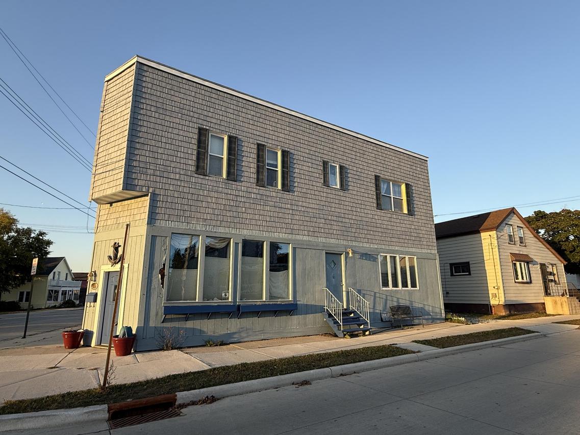 1701 East St, Two Rivers, WI 54241