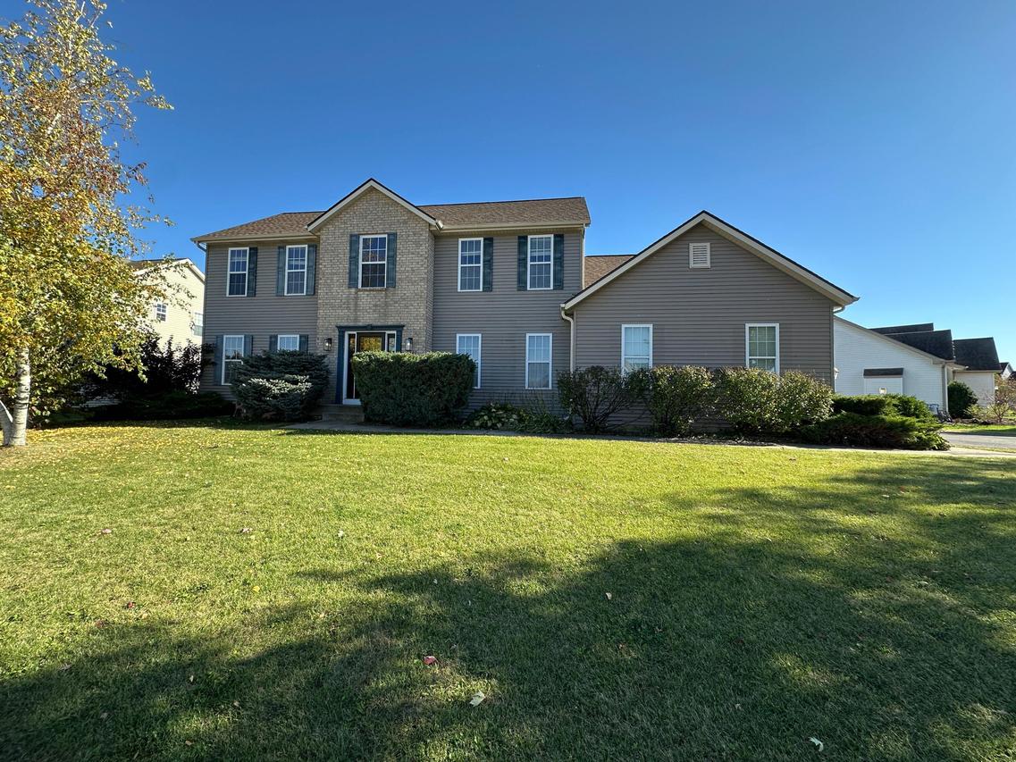 125 N Cranberry St, Elkhorn, WI 53121