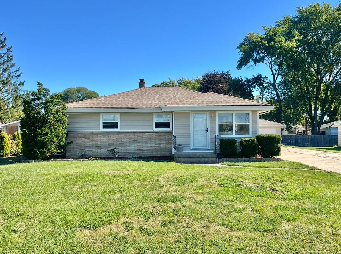 8274 N 55th St, Brown Deer, WI 53223