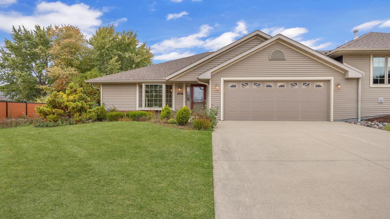 1404 Tumbleweed Ln, Sheboygan Falls, WI 53085