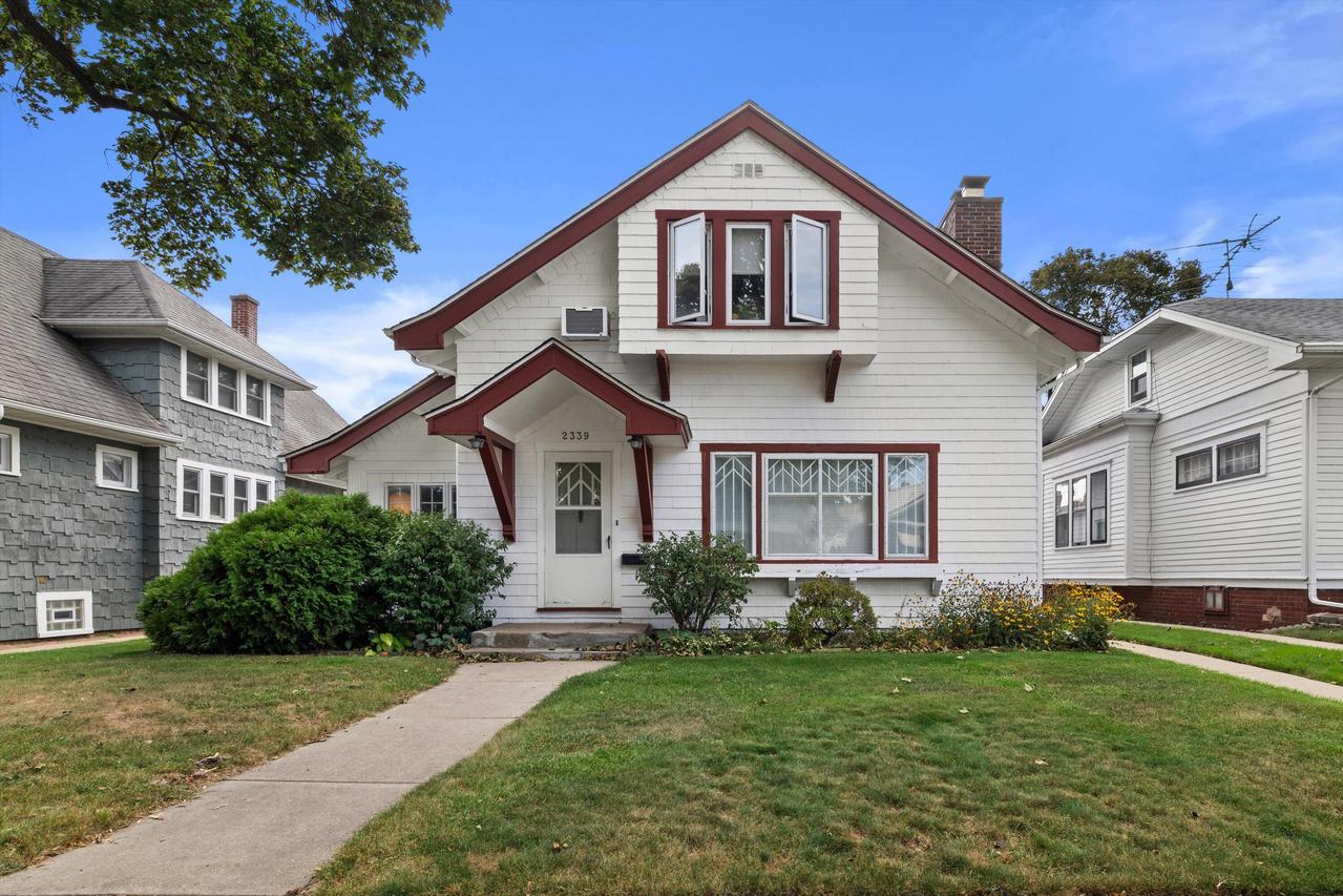 2339 Carmel Ave, Racine, WI 53405