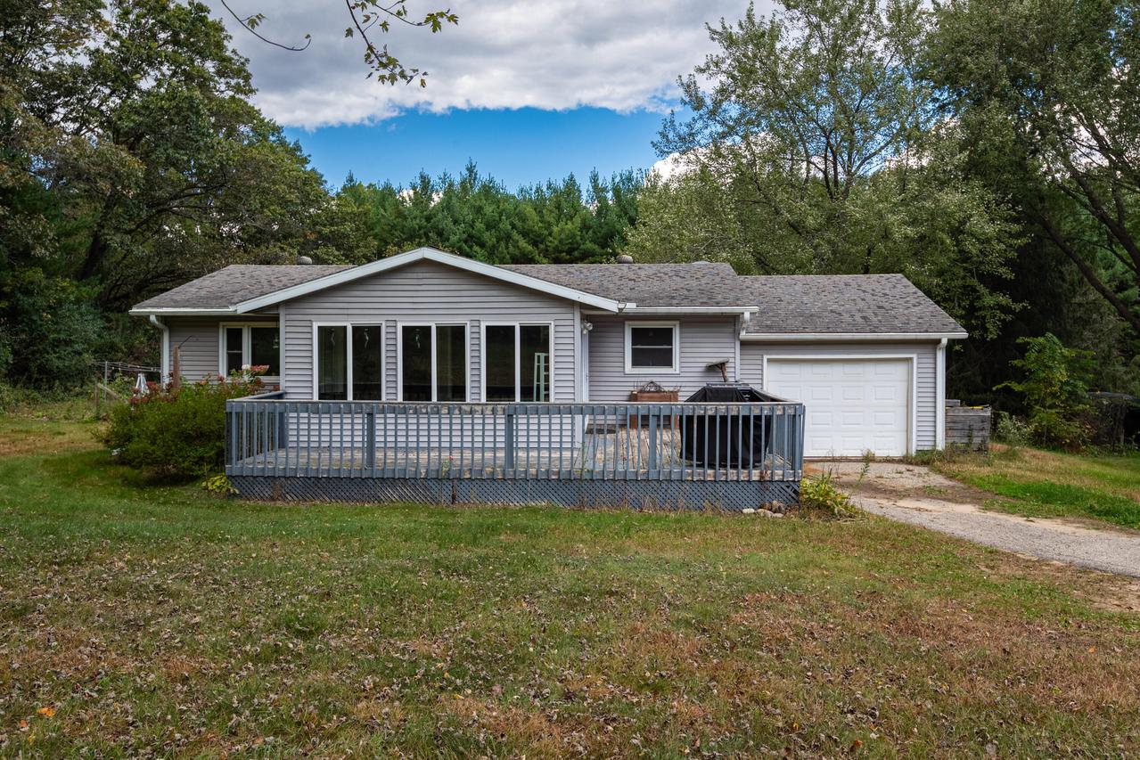W7492 County Road T -, Holland, WI 54636
