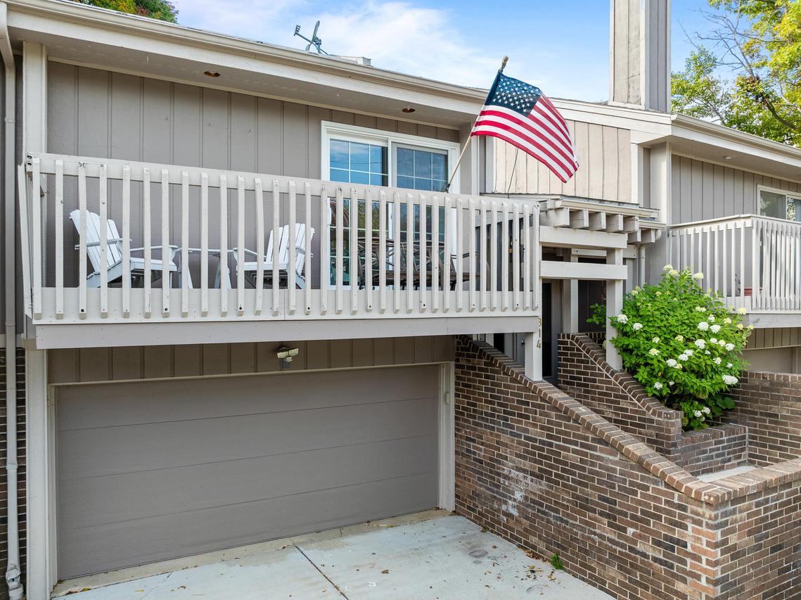 814 Kendall Ln #3C, Lake Geneva, WI 53147