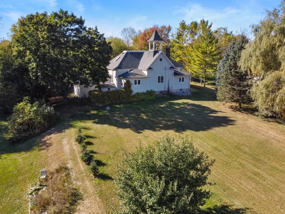 W7155 School Dr, Scott, WI 53001