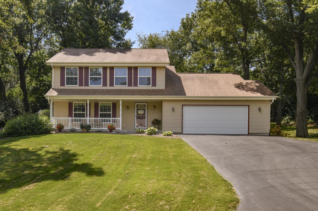 S75W32101 Paul Ln, Mukwonago, WI 53149