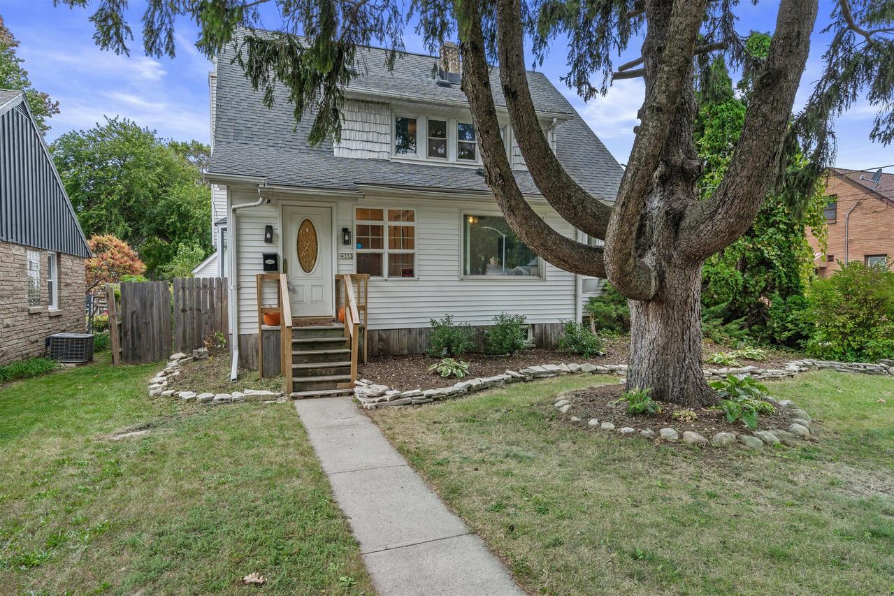 4353 S 5th St, Milwaukee, WI 53207