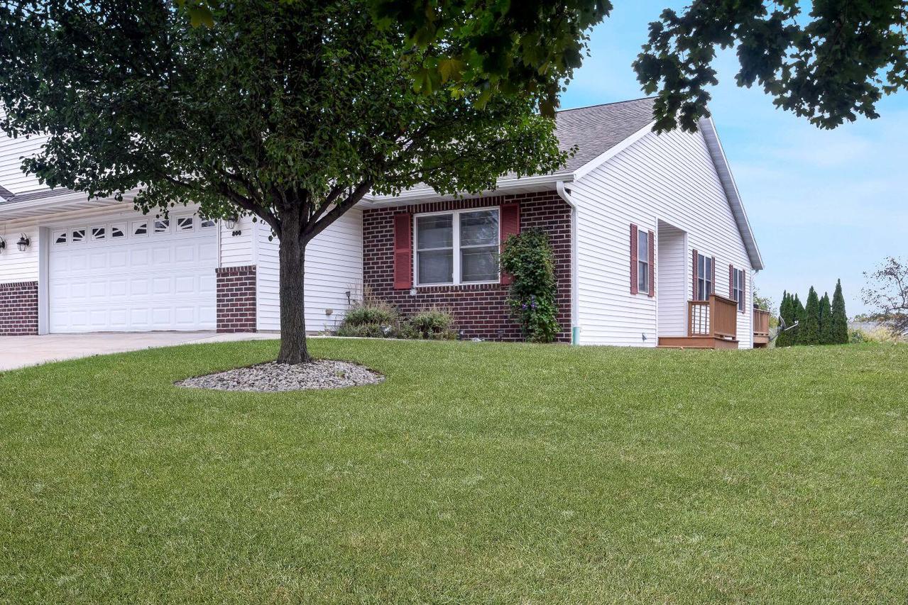 800 Chief Kewaskum Pl, Kewaskum, WI 53040