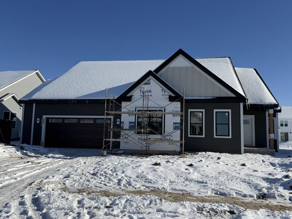 1709 Hammock Ln, Oconomowoc, WI 53066