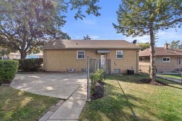 2600 W High St, Racine, WI 53404