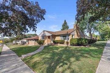 2600 W High St, Racine, WI 53404