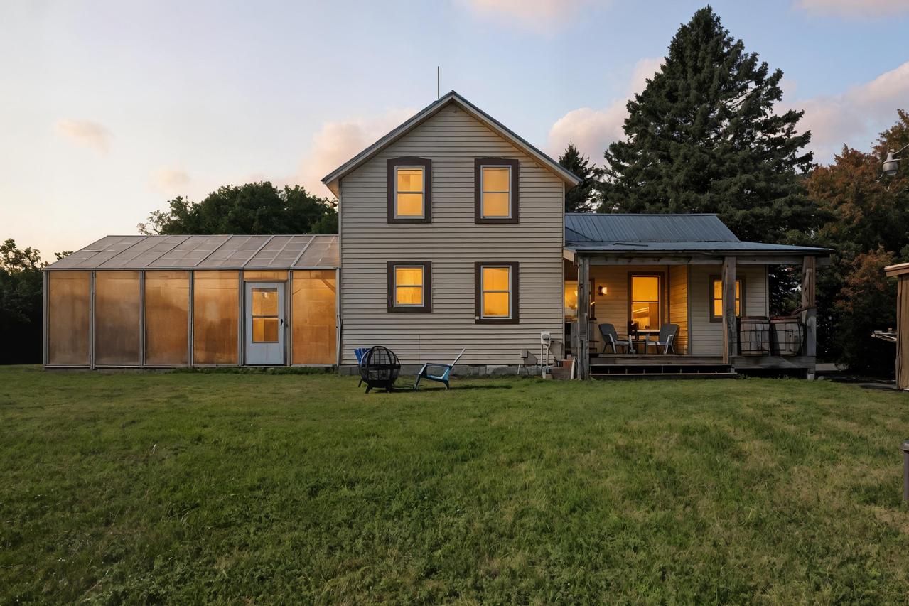 W2809 Jay Rd, Fredonia, WI 53004