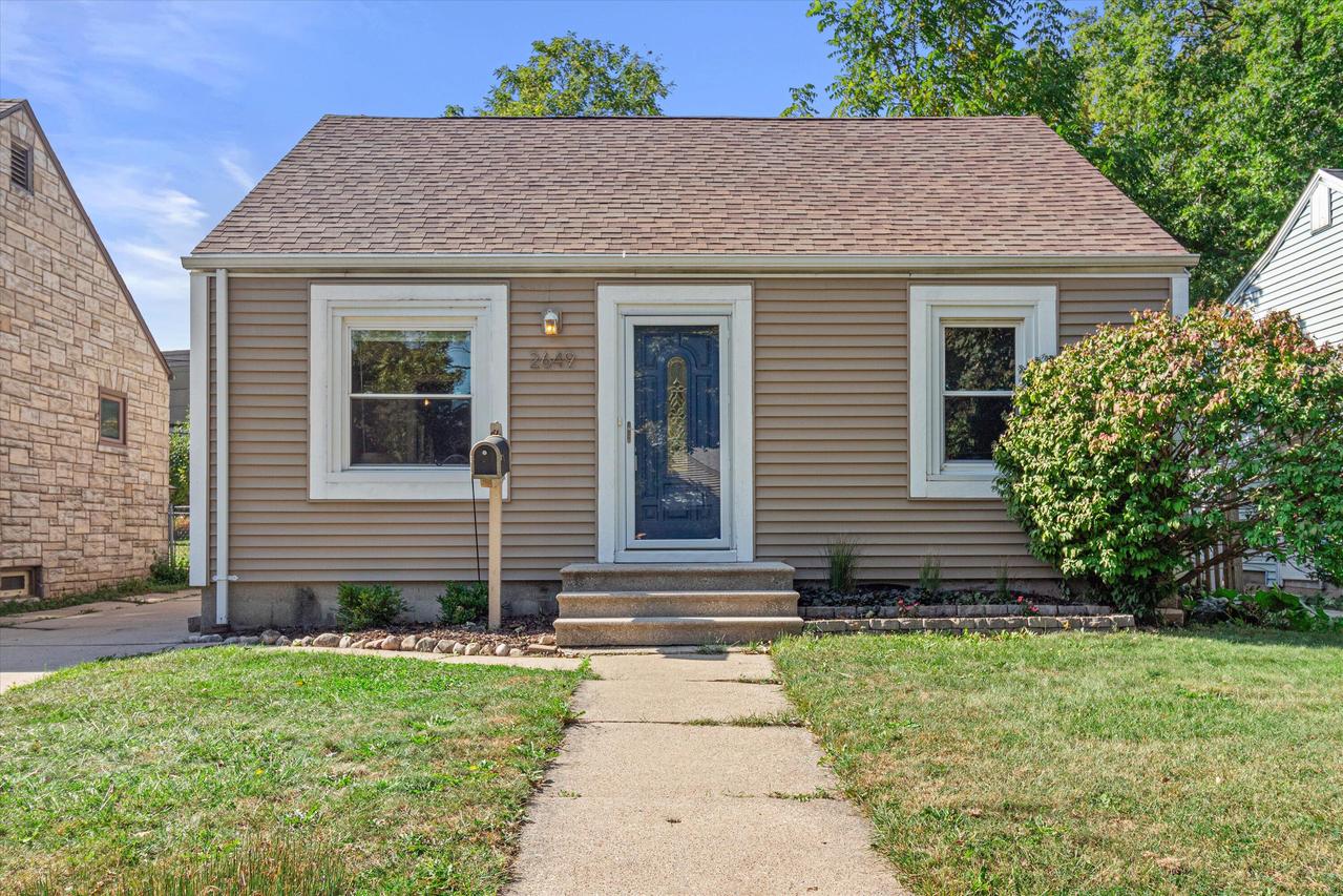 2649 S Fulton St, Milwaukee, WI 53207