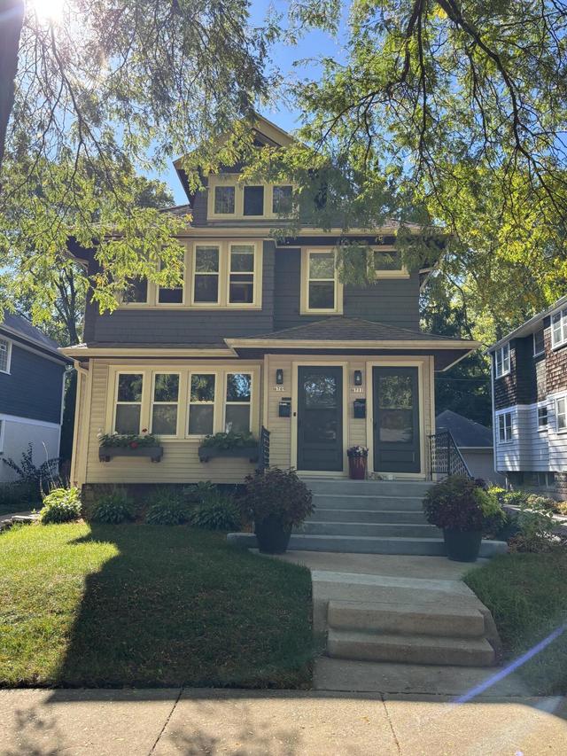 6709 W Lloyd St #6711, Wauwatosa, WI 53213
