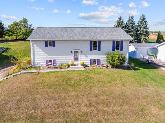 New Homes For Sale This Week That Attend New Holstein Elementary School: October 3rd to October 9th