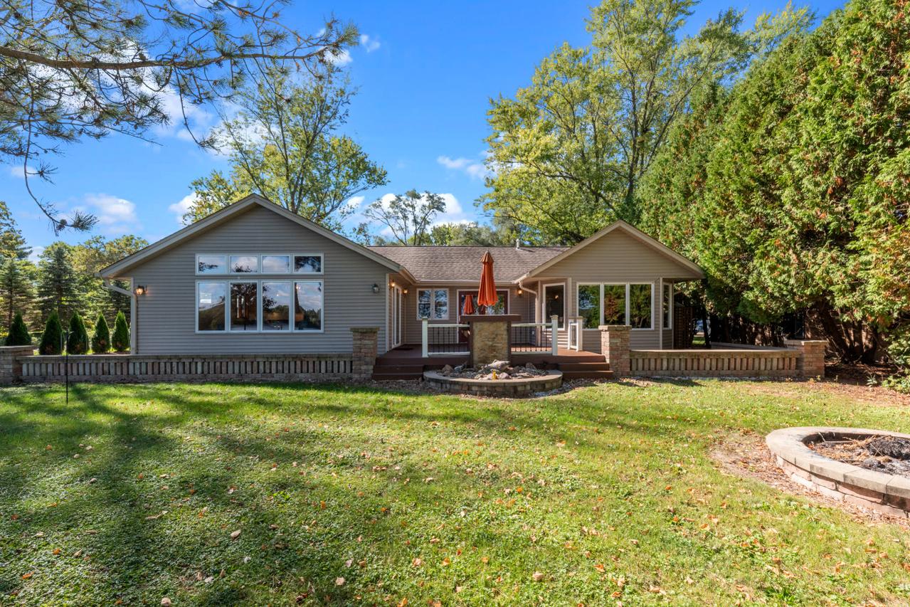 W378S5028 W Pretty Lake, Ottawa, WI 53118