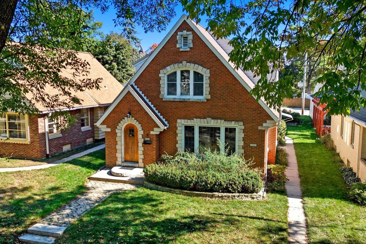 2808 N Sholes Ave #2808A, Milwaukee, WI 53210