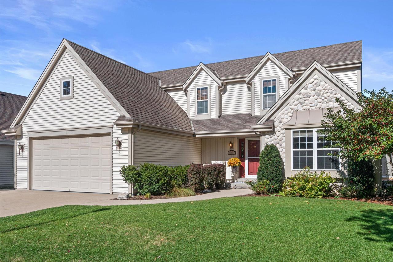 1632 Auburn Ct, Waukesha, WI 53189