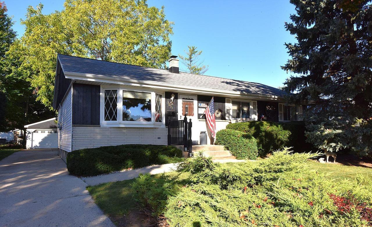3853 S 94th St, Milwaukee, WI 53228