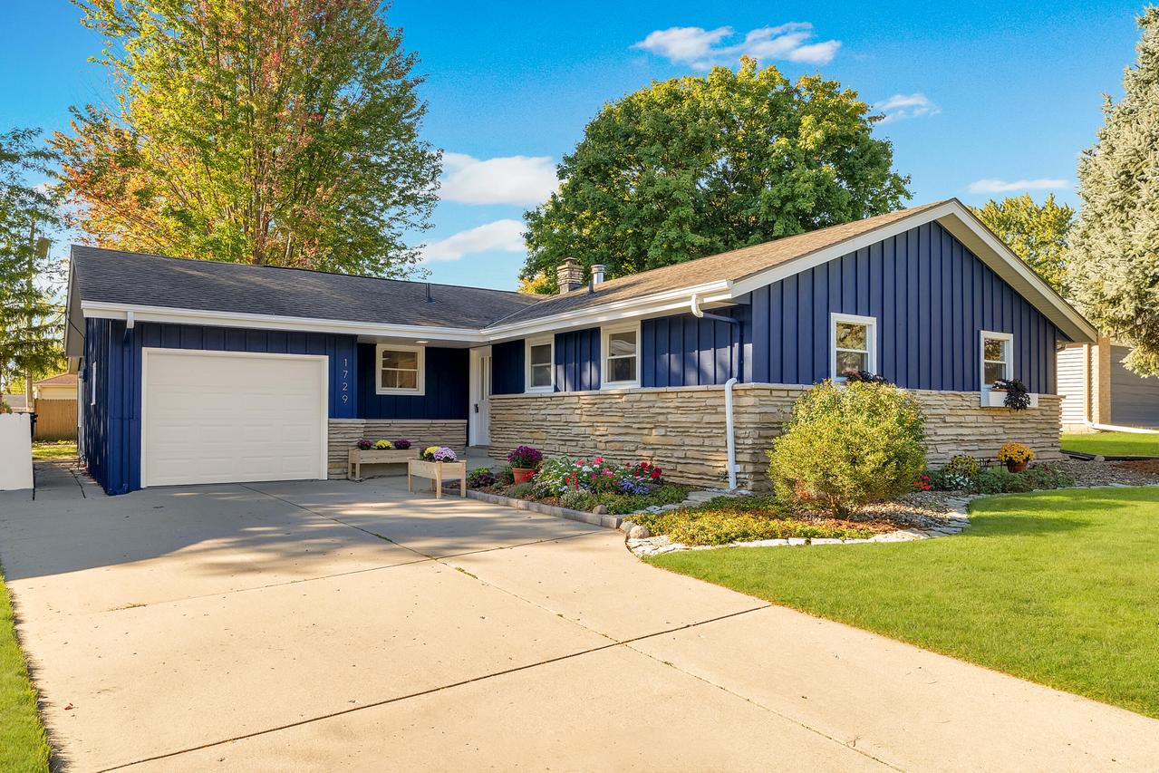 1729 Hickory St, South Milwaukee, WI 53172