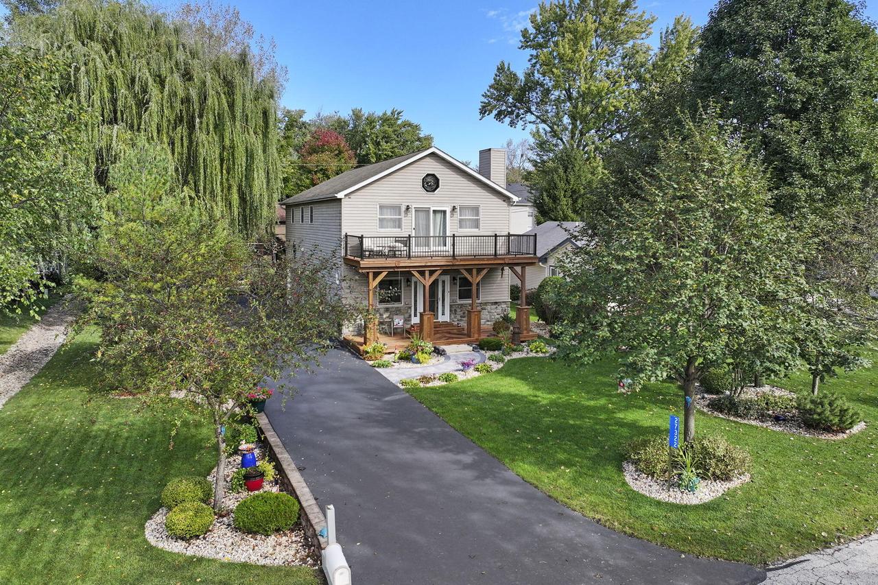 27322 94th St, Salem Lakes, WI 53168