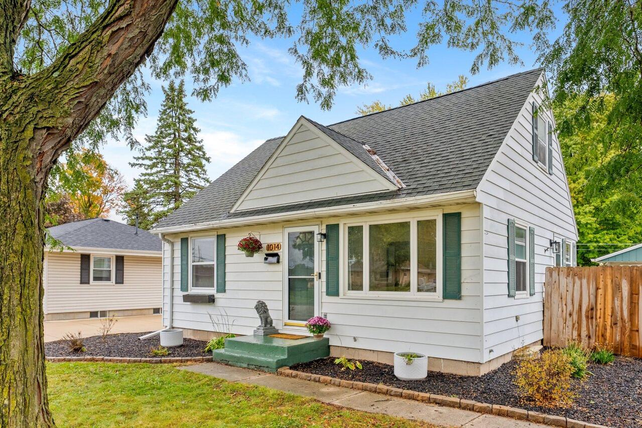 1014 1st Ave, Grafton, WI 53024