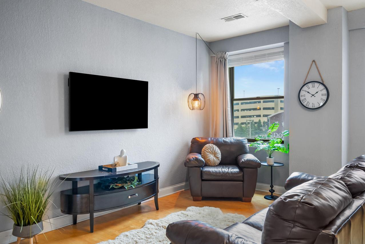 606 W Wisconsin Ave #301, Milwaukee, WI 53203