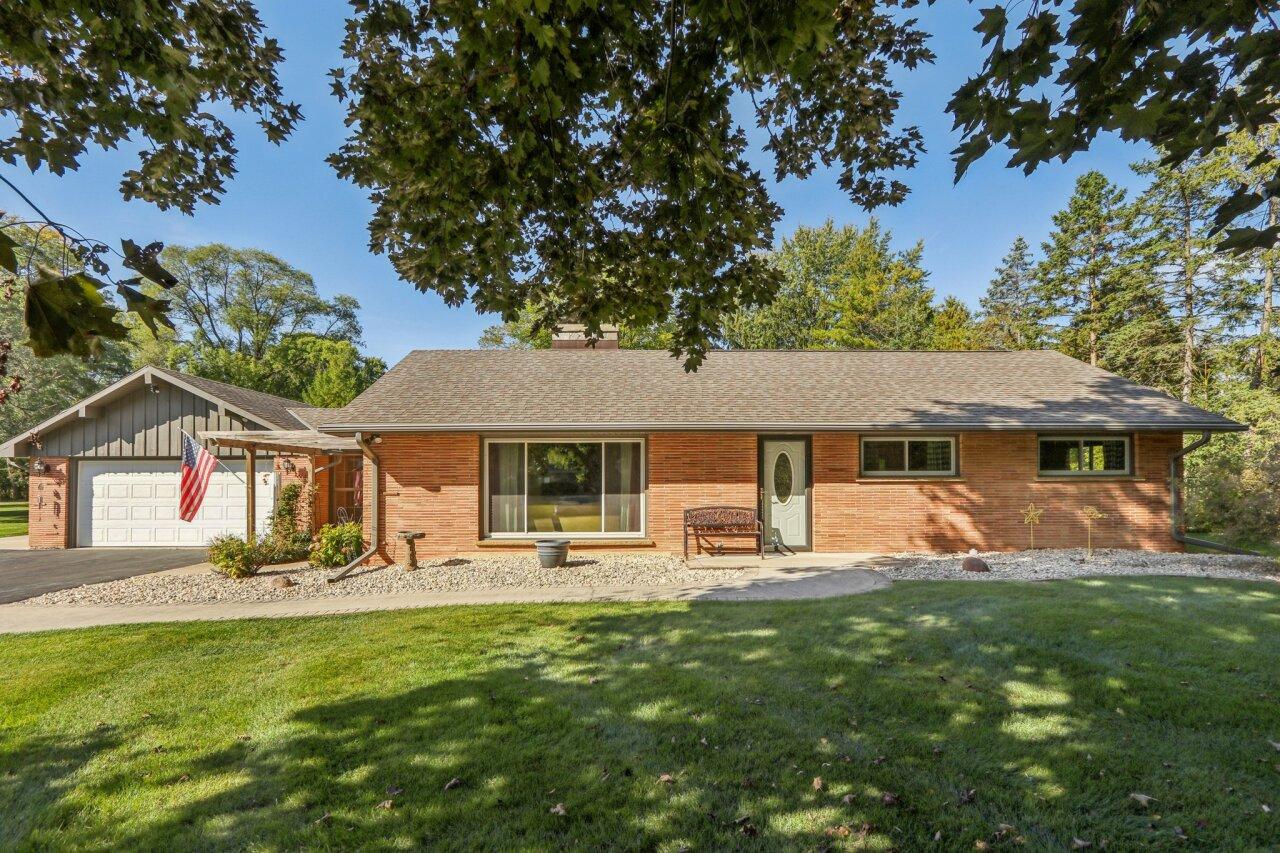 3365 Arroyo Rd, Brookfield, WI 53045