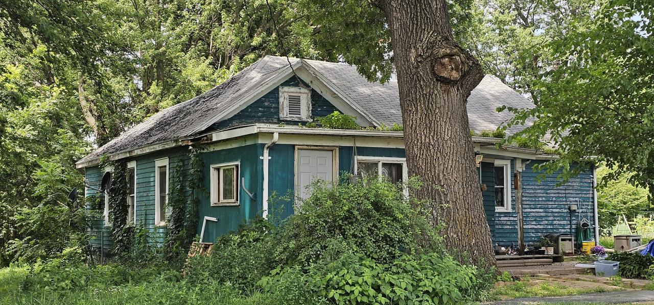 W21565 Hess Rd, Caledonia, WI 54630