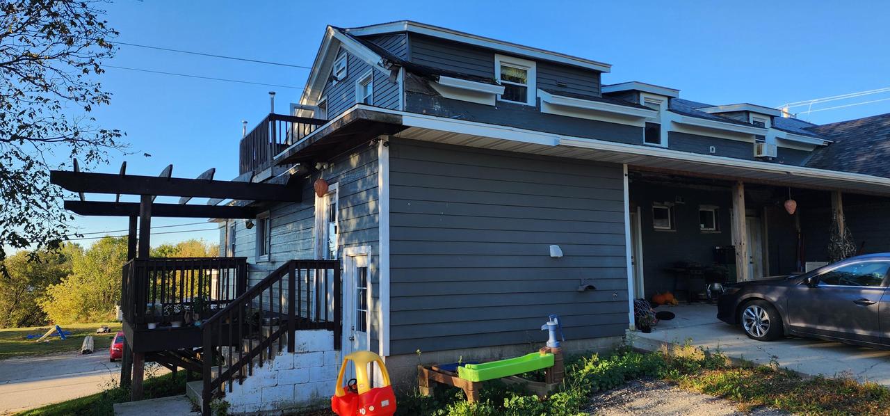 6372 N Yellowstone Trl, Addison, WI 53002