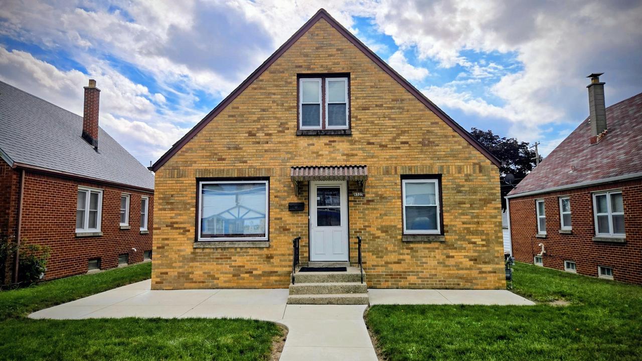 8525 W Lisbon Ave., Milwaukee, WI 53222