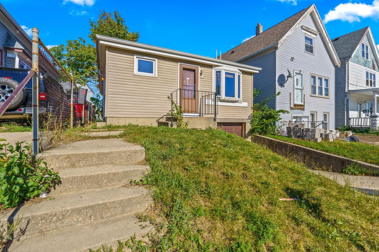 2114 Vilter St, Milwaukee, WI 53204