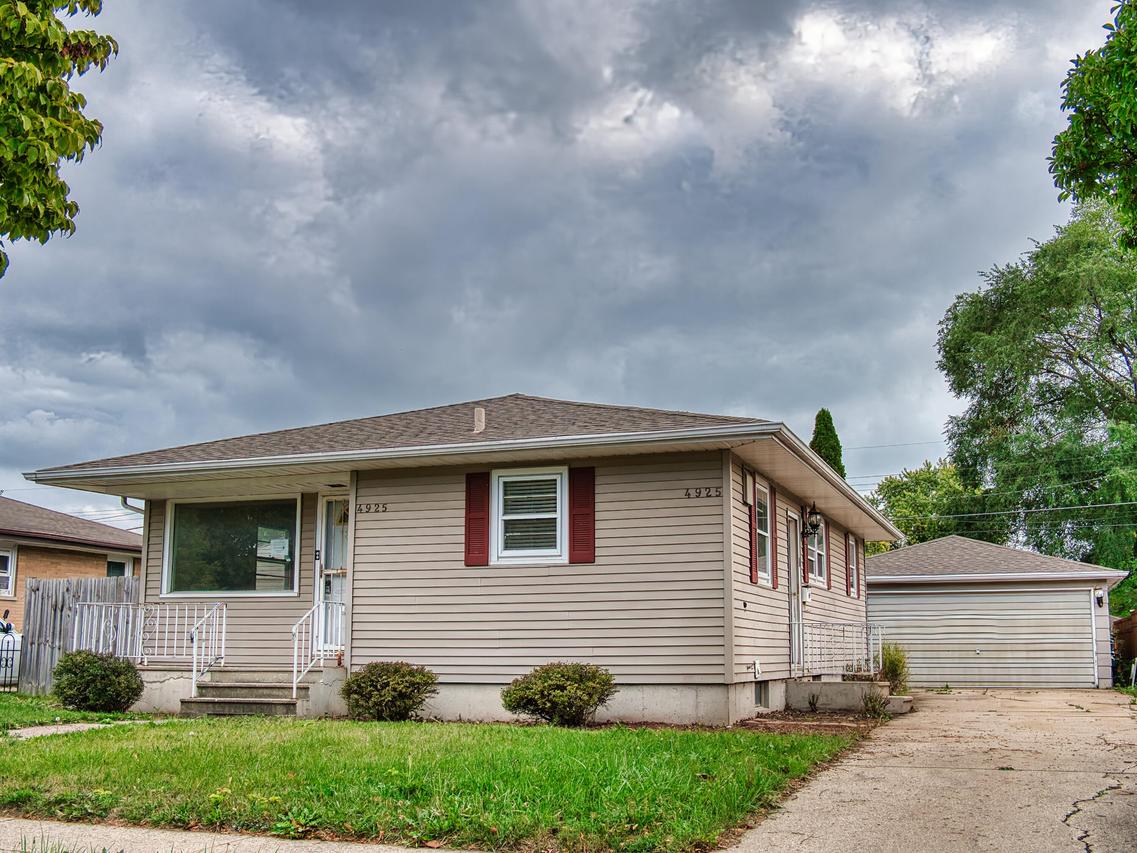 4925 34th Ave, Kenosha, WI 53144