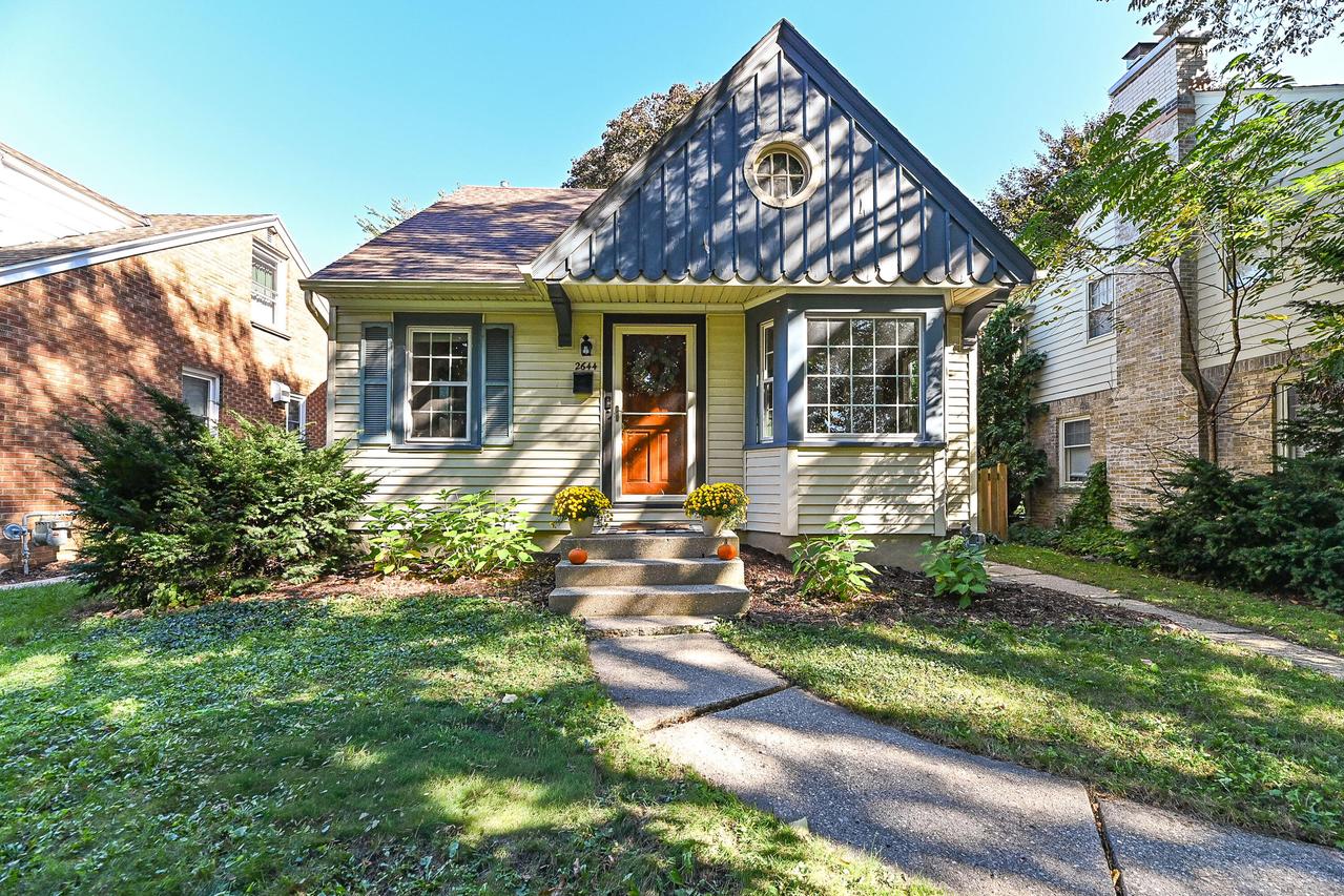 2644 N 67th St, Wauwatosa, WI 53213