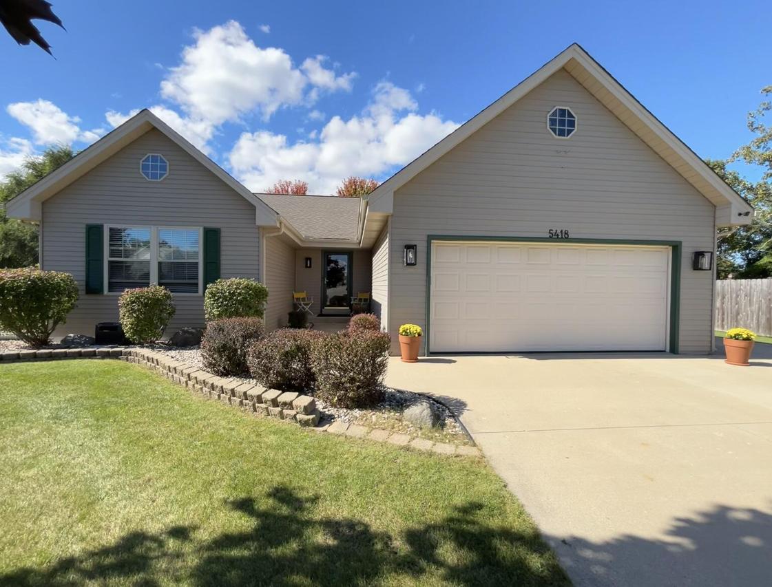 5418 N Meadows Dr, Caledonia, WI 53402