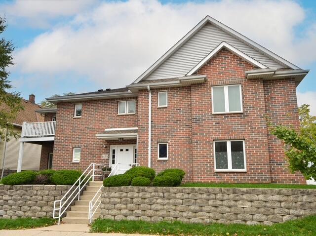 1455 S 70th St #201, West Allis, WI 53214