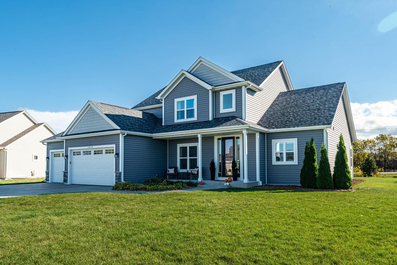 N45W22742 Charlotte Way, Pewaukee, WI 53072