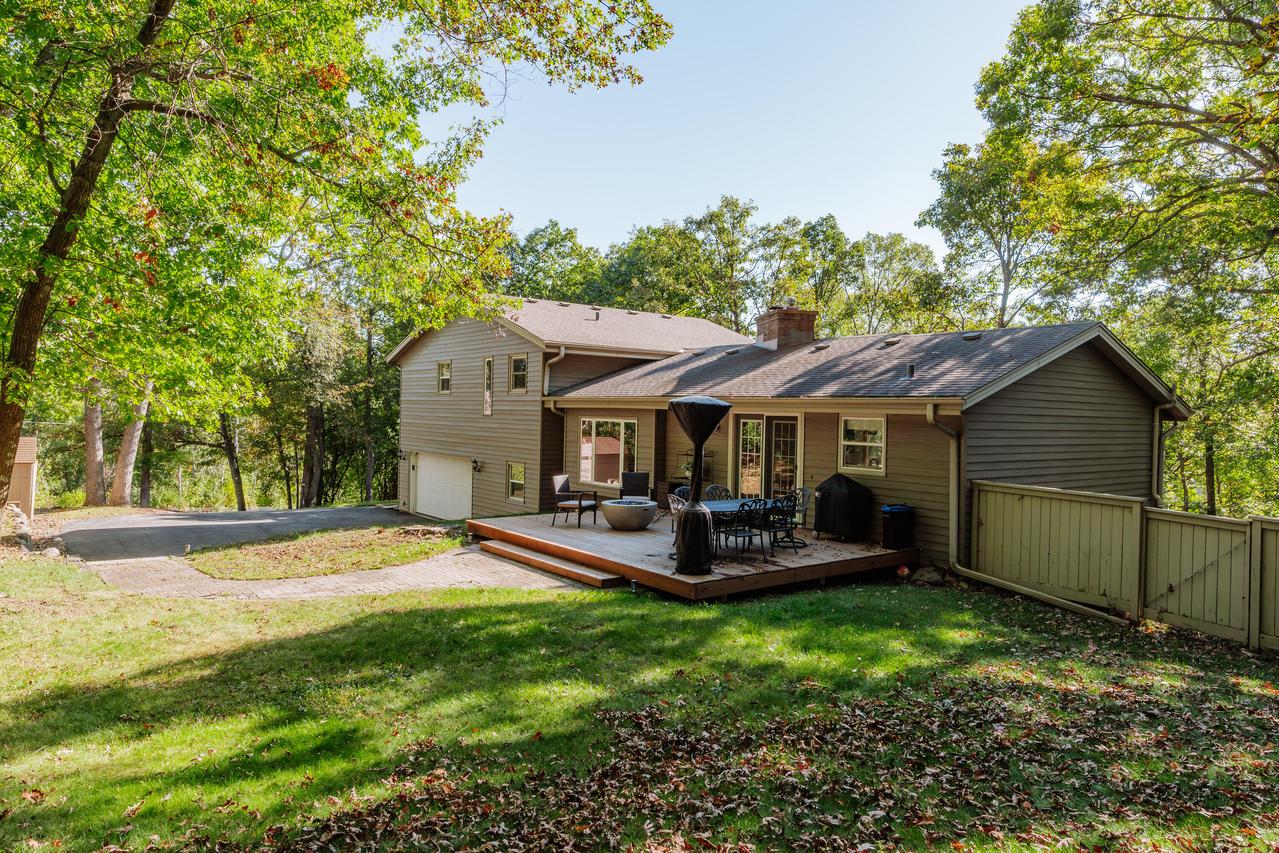 715 Lochtyn Rdg, Wales, WI 53183