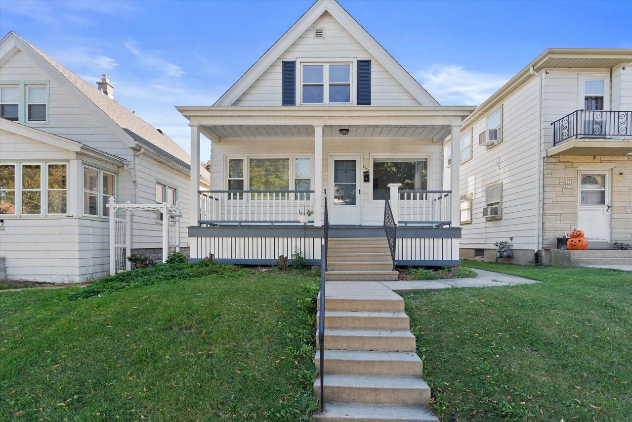 1946 S 69th St, West Allis, WI 53219