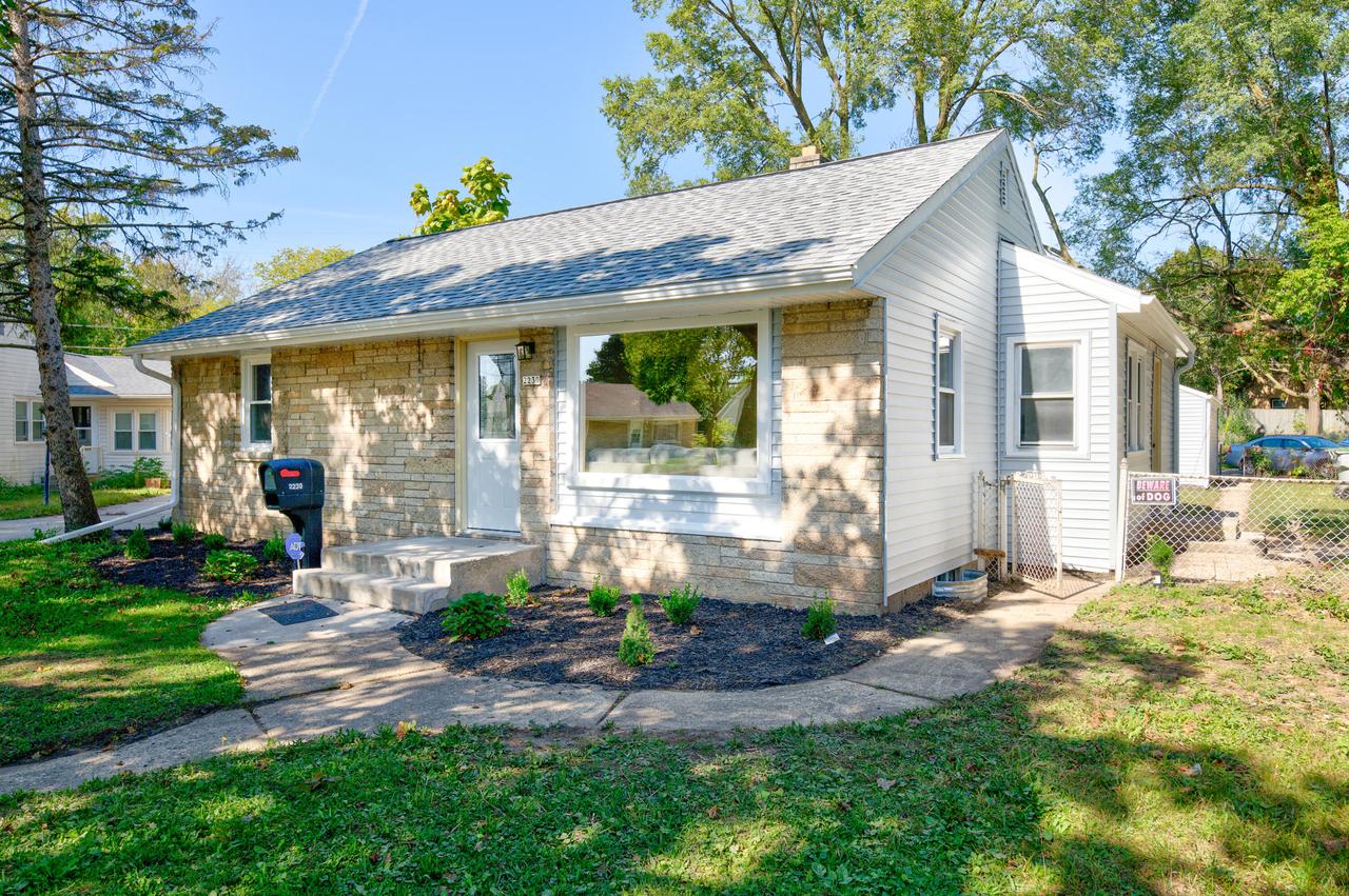 2230 W Neil Pl, Milwaukee, WI 53209