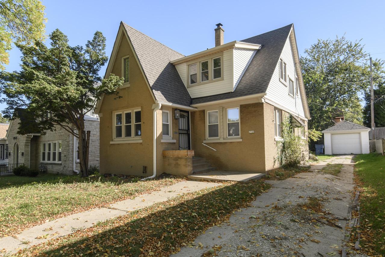 2948 N 56th St, Milwaukee, WI 53210