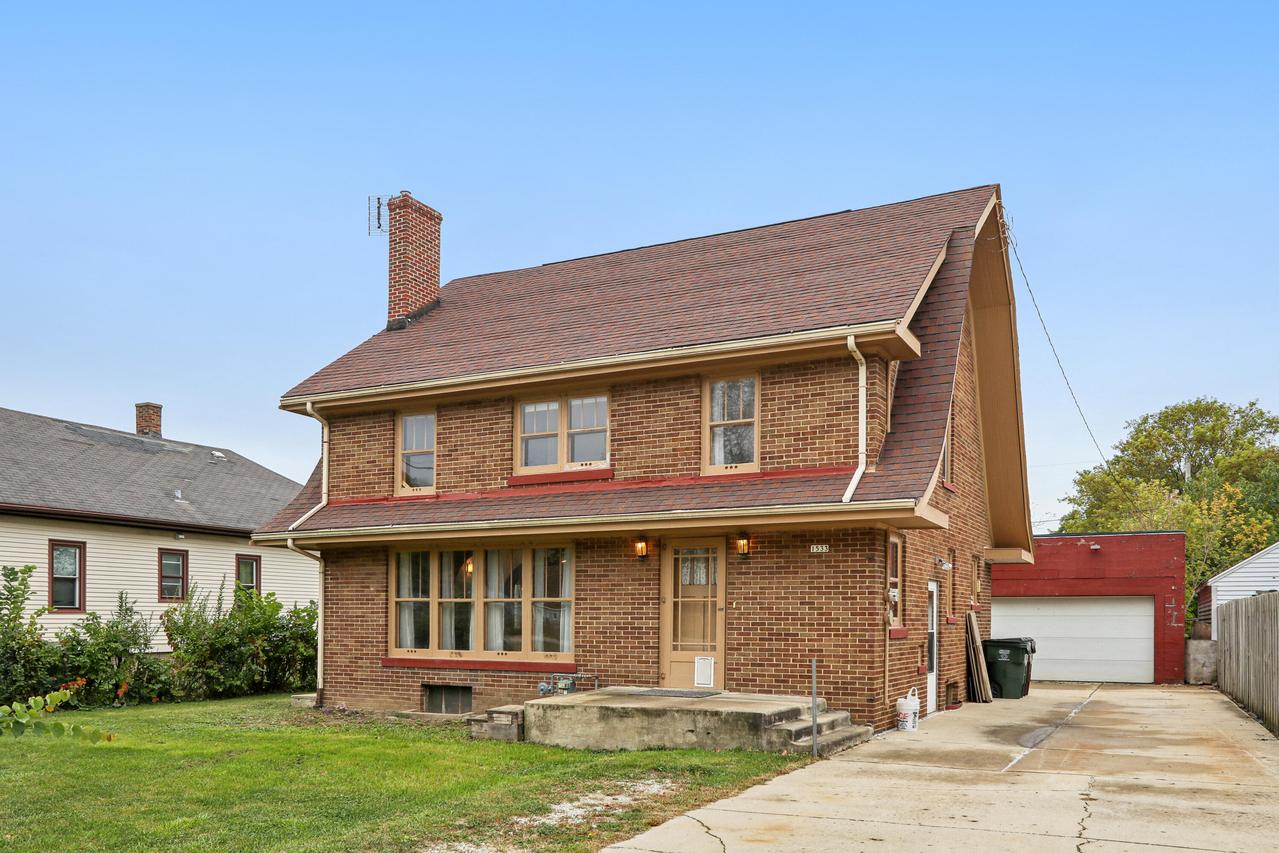 1533 Kremer Ave, Caledonia, WI 53402