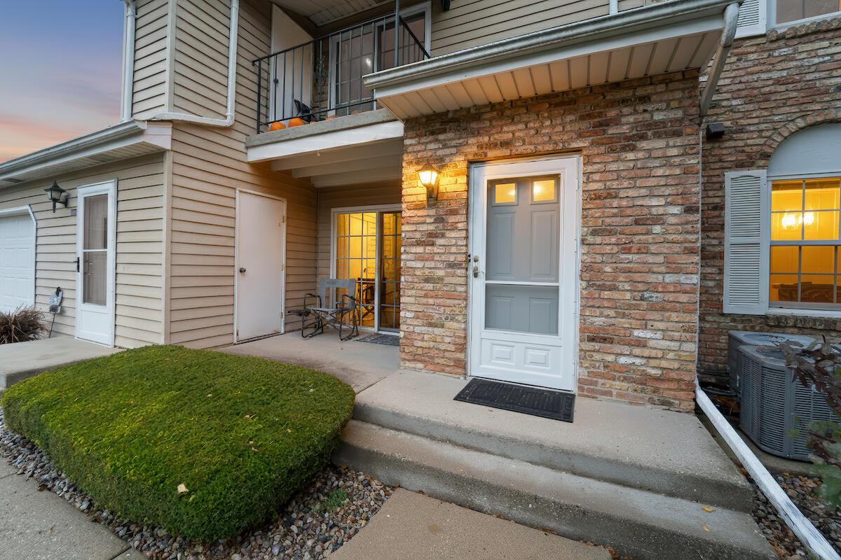 6940 Mariner Dr #101, Mount Pleasant, WI 53406